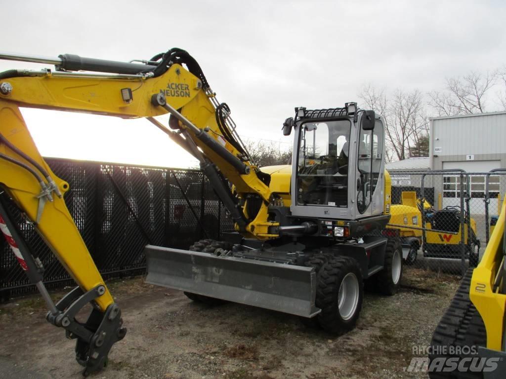 Wacker Neuson EW 100 حفارات بعجل
