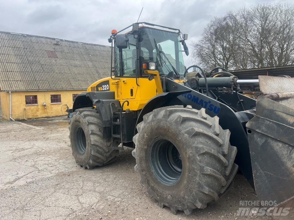Komatsu WA 320-5 لوادر بعجل