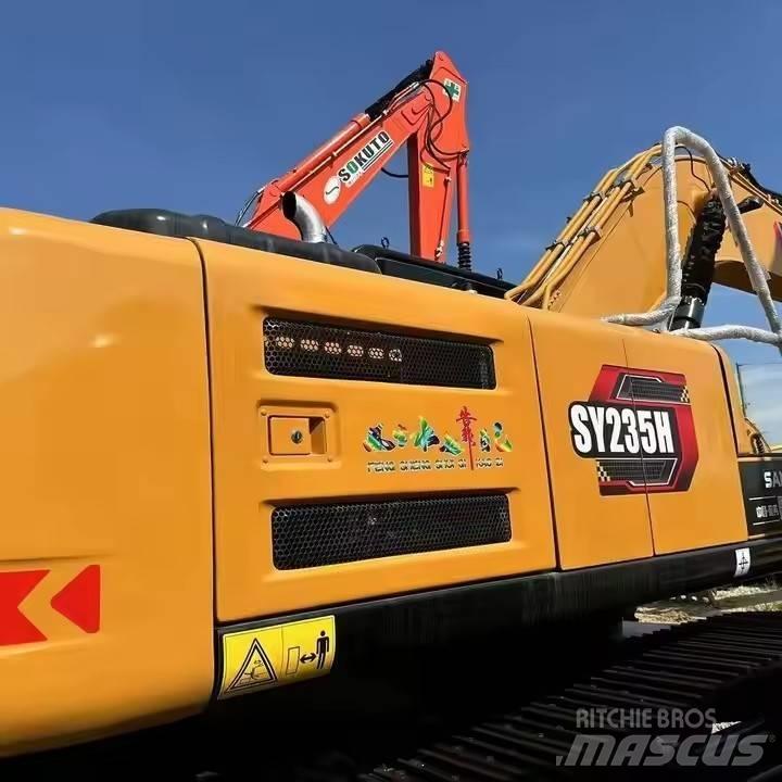 Sany SY 235 H حفارات زحافة