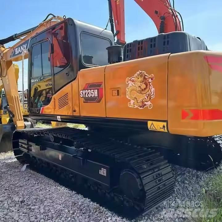 Sany SY 235 H حفارات زحافة