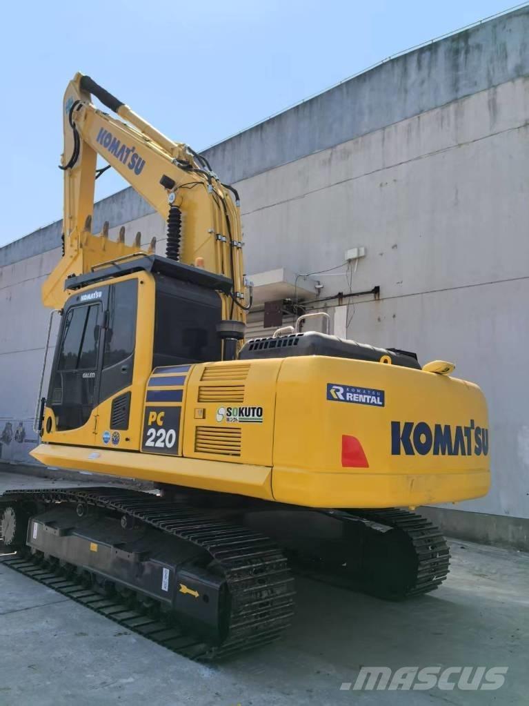 Komatsu PC 220-8 حفارات زحافة