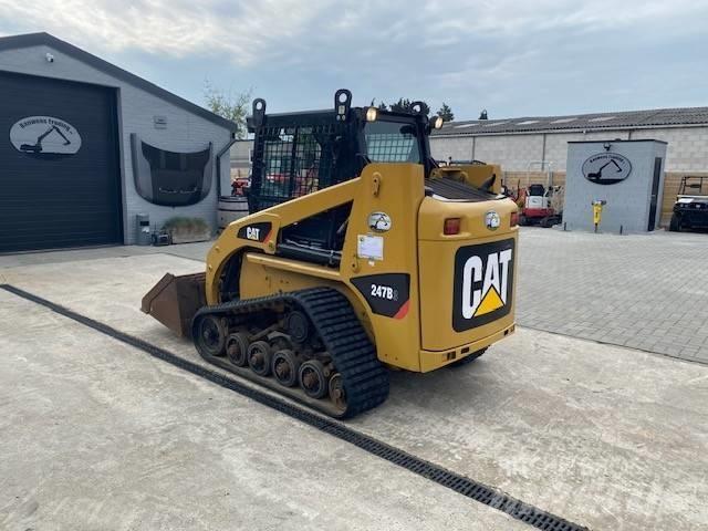 CAT 247 B 3 لوادر انزلاقية التوجيه