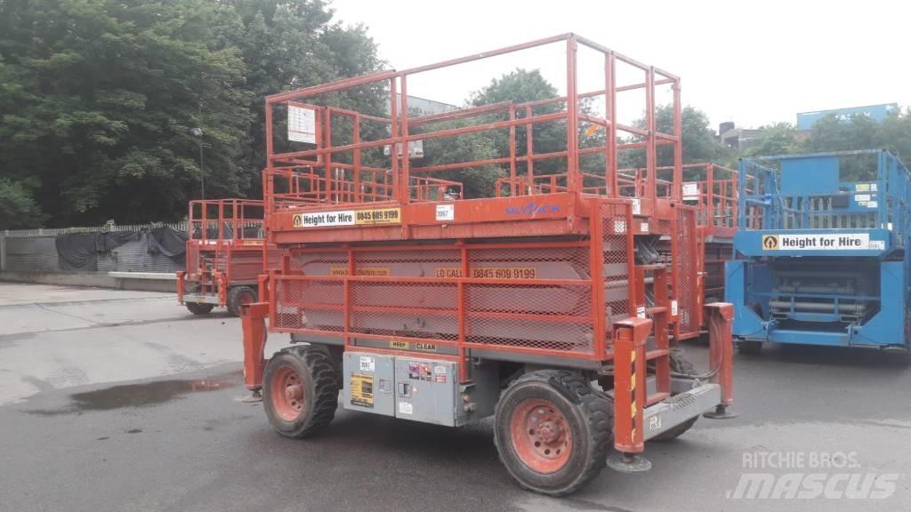 SkyJack SJ 7135 RT رافعات مقصية الشكل