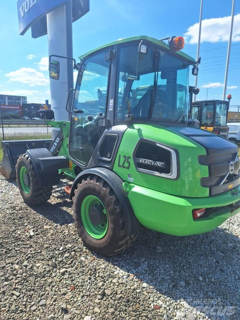 Volvo JL25H ELECTRIC لوادر بعجل