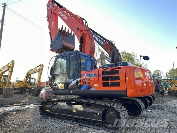 Hitachi ZX 200 حفارات زحافة