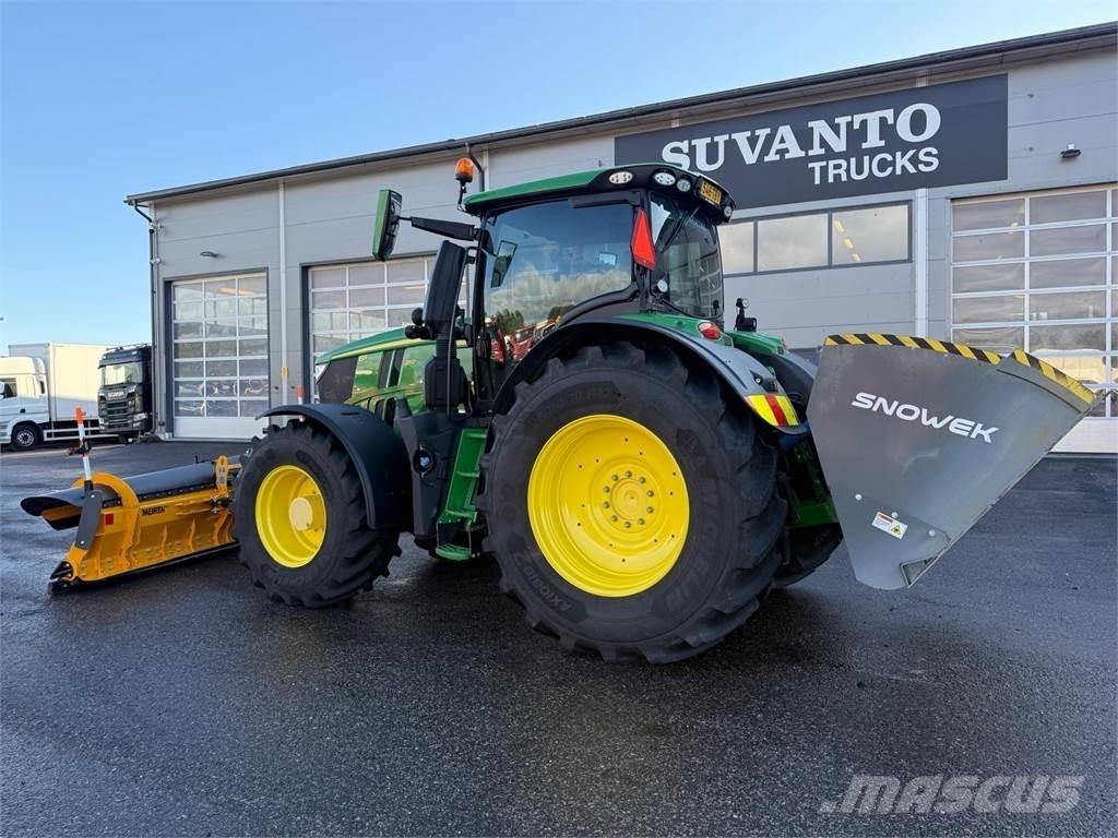 John Deere 6R 250 الجرارات