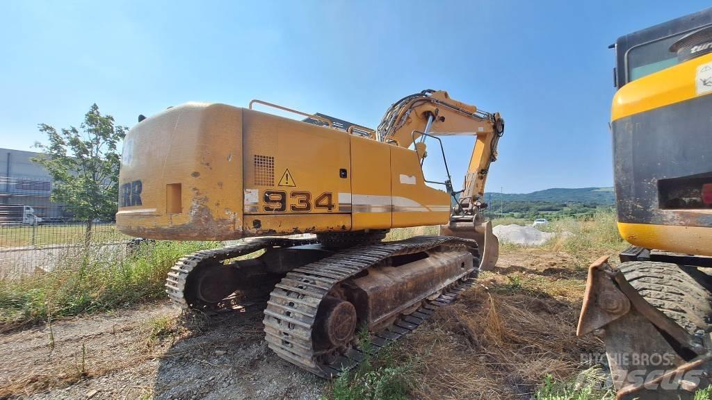 Liebherr R934C HDC حفارات زحافة
