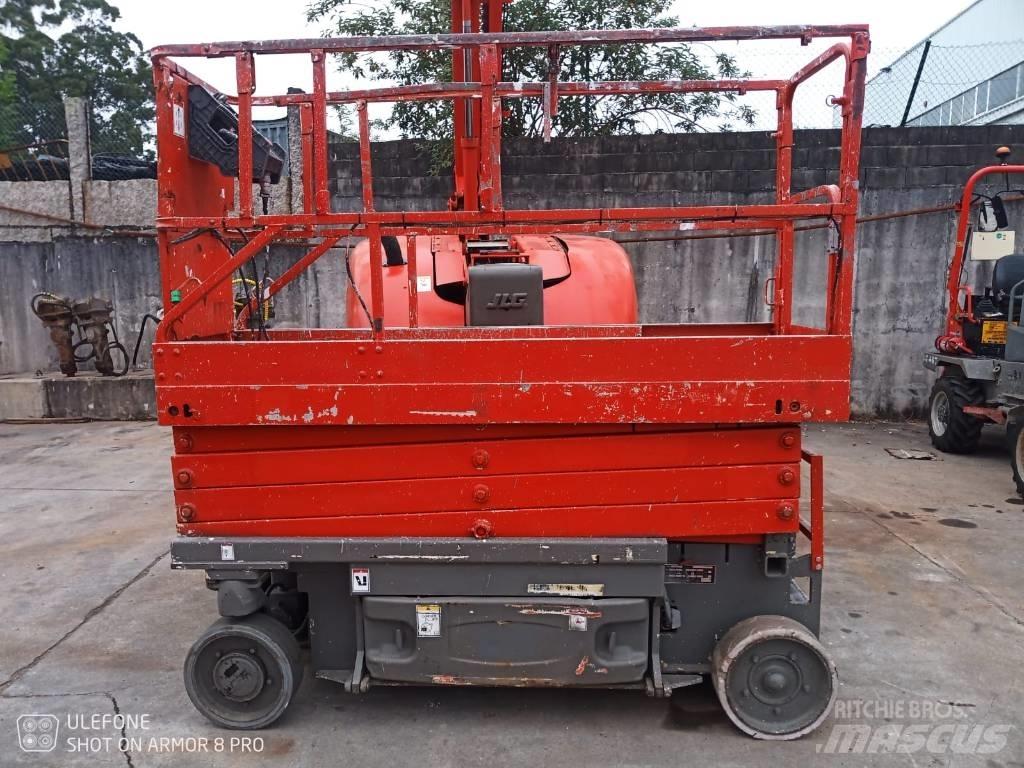 JLG 2630 ES رافعات مقصية الشكل
