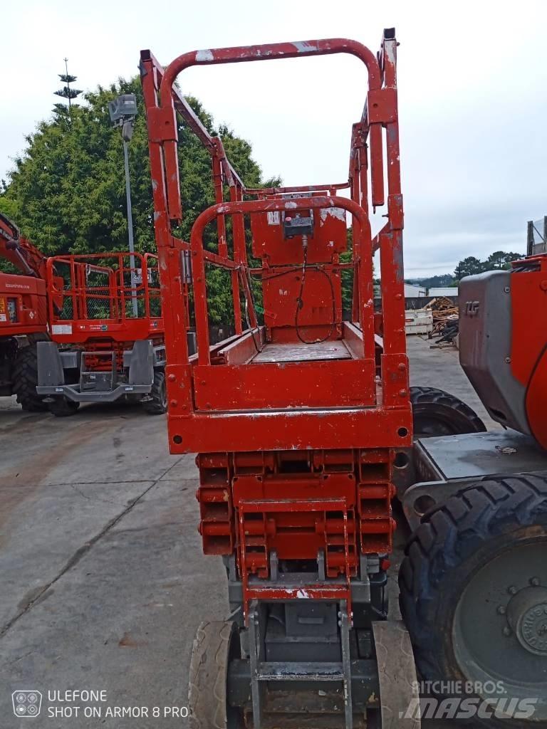 JLG 2630 ES رافعات مقصية الشكل