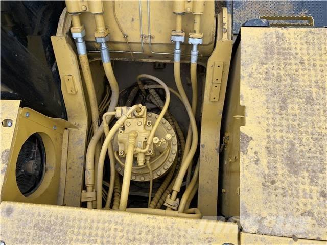 CAT 336D2 حفارات زحافة