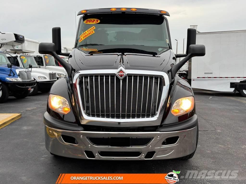 International LT 625 شاحنات ذات صهاريج