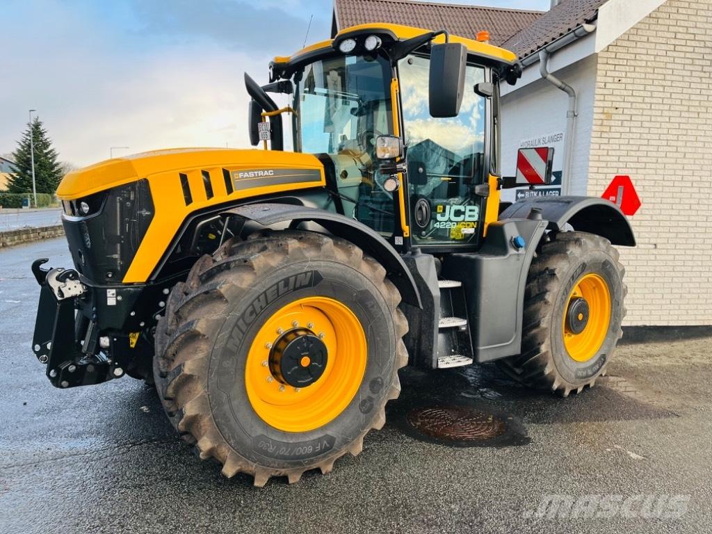 JCB 4220 I Con الجرارات