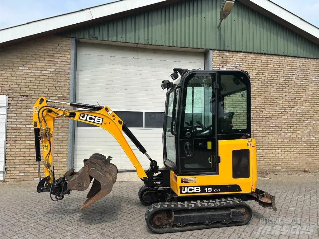 JCB 19 c1 حفارات صغيرة أقل من 7 طن (حفارات صغيرة)