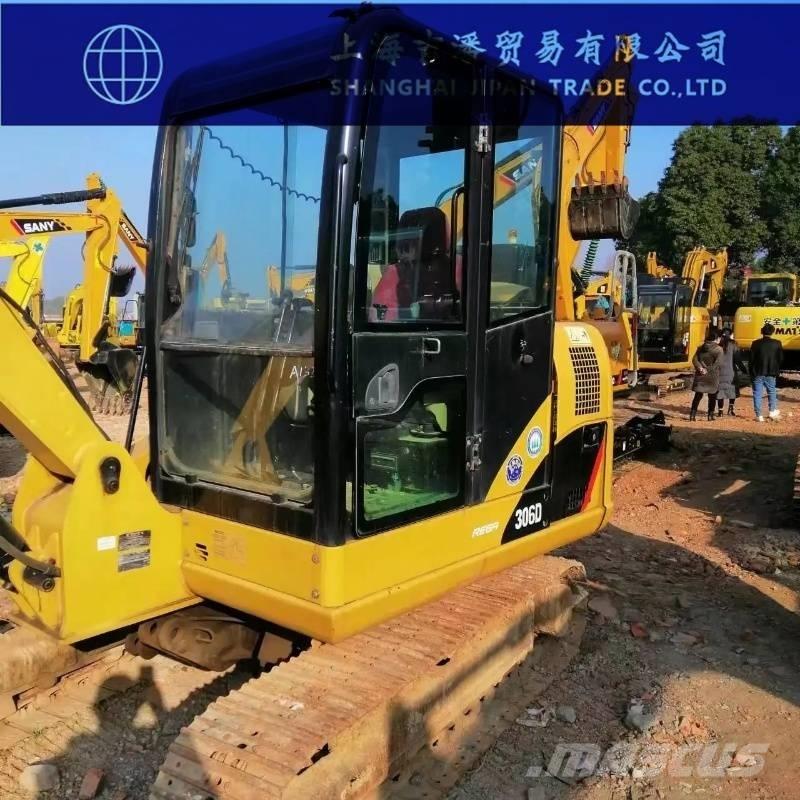 CAT 306 D حفارات زحافة