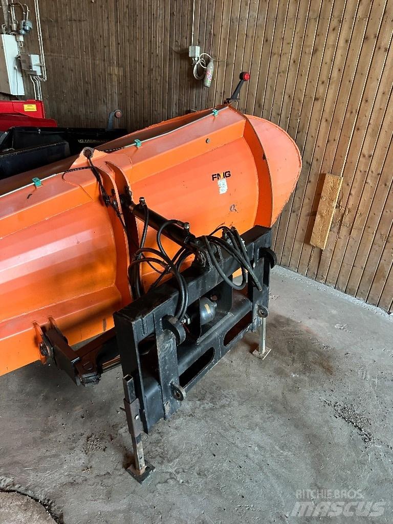 FMG AA 300 حراثات ونصول الجليد