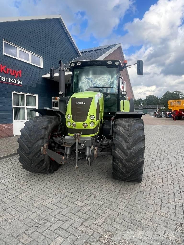 CLAAS Arion 640 Cis الجرارات
