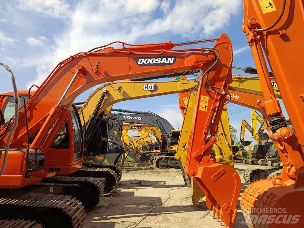 Doosan DX 150 LC حفارات زحافة