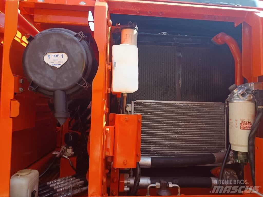 Doosan DX 150 LC حفارات زحافة