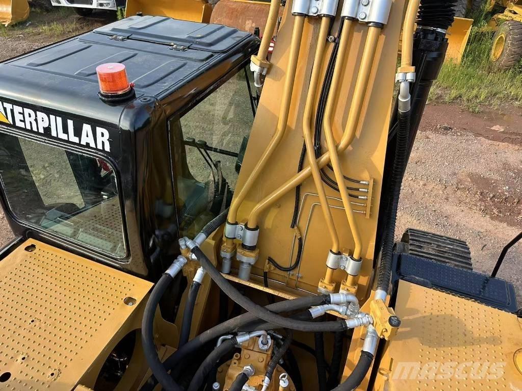 CAT 330D حفارات زحافة