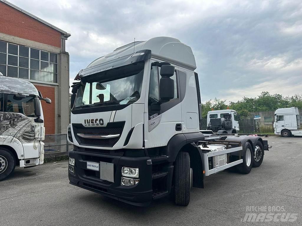 Iveco Stralis 460 شاحنات بمقصورة وهيكل