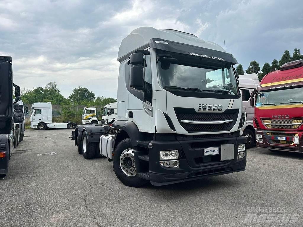 Iveco Stralis 460 شاحنات بمقصورة وهيكل