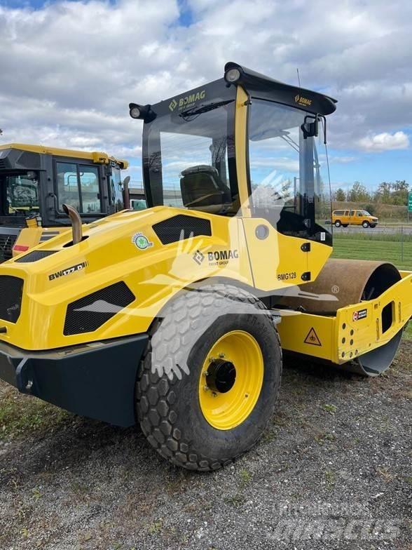Bomag BW177D-5 مداحل أحادية الأسطوانة