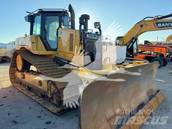 CAT D6 بلدوزرات مجنزرة