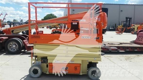 JLG 2632ES رافعات مقصية الشكل