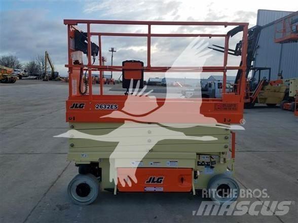 JLG 2632ES رافعات مقصية الشكل