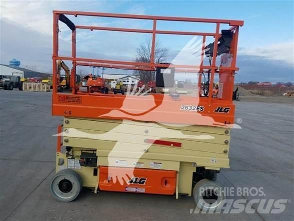 JLG 2632ES رافعات مقصية الشكل