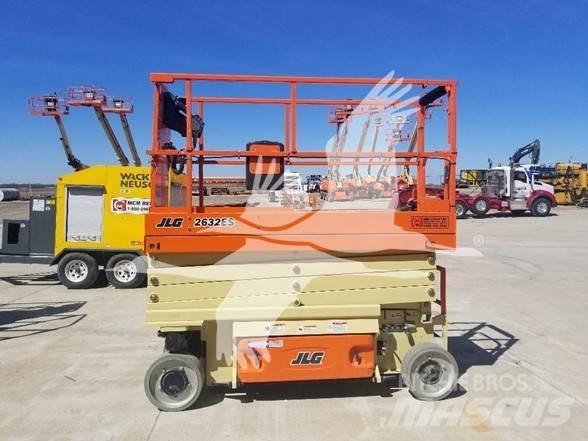 JLG 2632ES رافعات مقصية الشكل