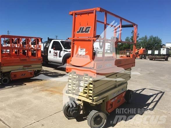 JLG 2632ES رافعات مقصية الشكل