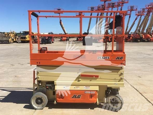 JLG 2632ES رافعات مقصية الشكل