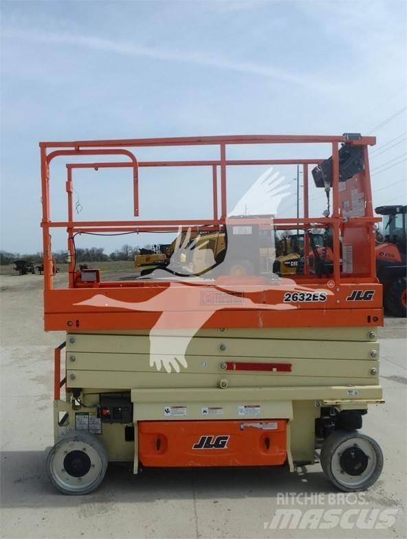 JLG 2632ES رافعات مقصية الشكل