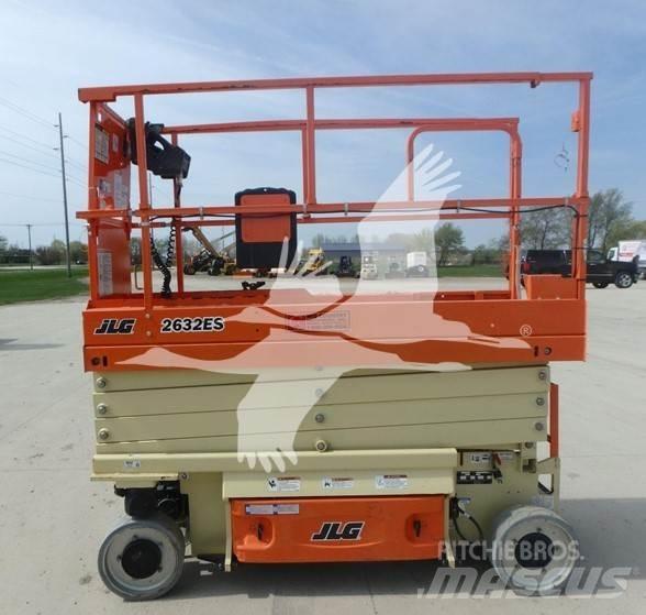 JLG 2632ES رافعات مقصية الشكل