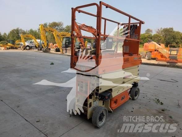 JLG 2632ES رافعات مقصية الشكل