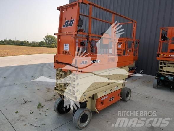 JLG 2632ES رافعات مقصية الشكل