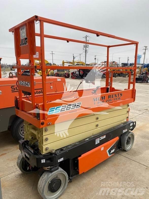 JLG 2632ES رافعات مقصية الشكل