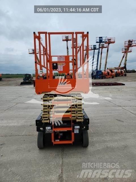 JLG 4045R رافعات مقصية الشكل