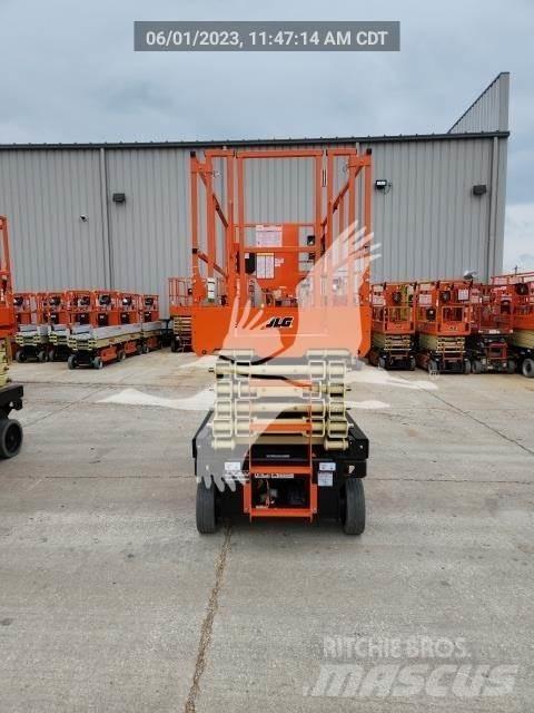 JLG 4045R رافعات مقصية الشكل