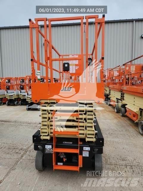 JLG 4045R رافعات مقصية الشكل