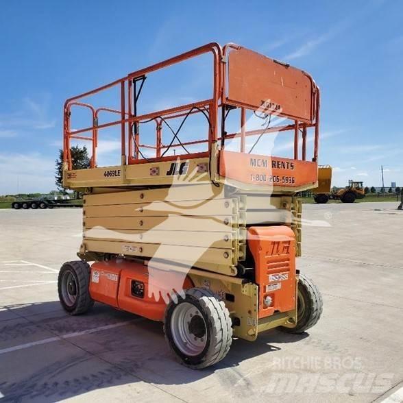 JLG 4069LE رافعات مقصية الشكل