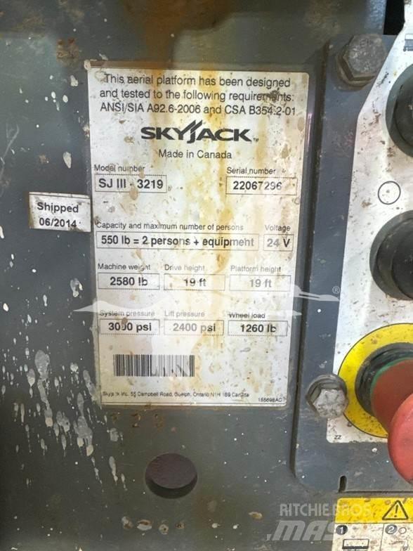 SkyJack SJ3219 رافعات مقصية الشكل