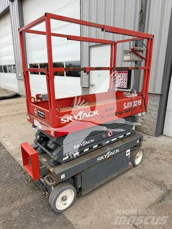 SkyJack SJ3219 رافعات مقصية الشكل