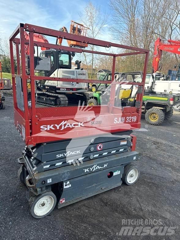 SkyJack SJ3219 رافعات مقصية الشكل