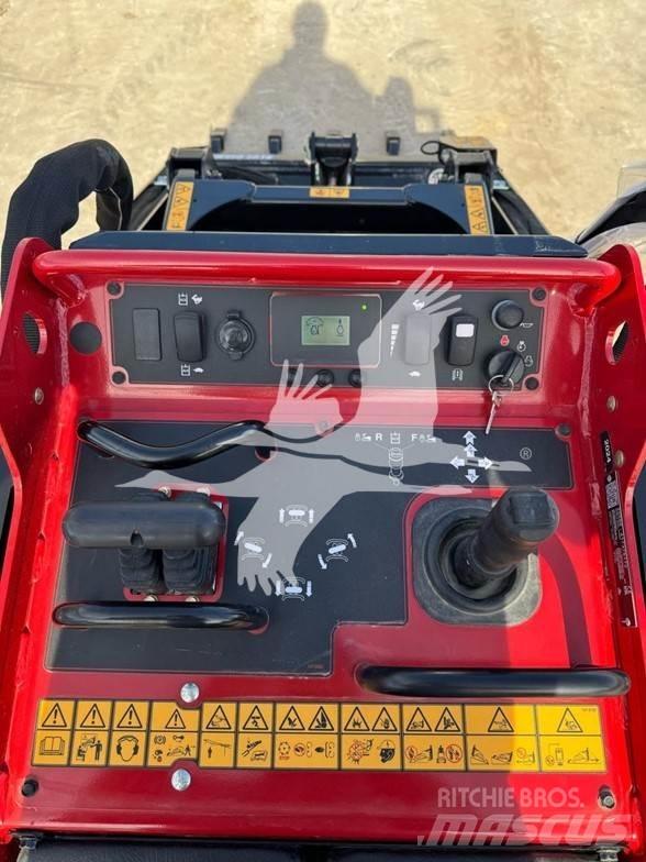 Toro TX-1000 لوادر انزلاقية التوجيه