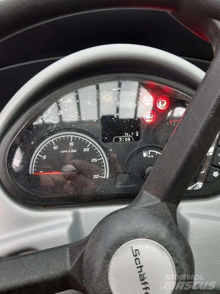 Schäffer 4670 T لوادر متعددة الأغراض