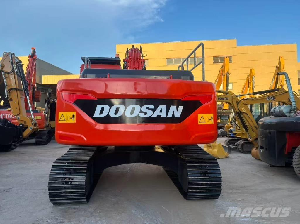 Doosan DX 225 LC حفارات زحافة