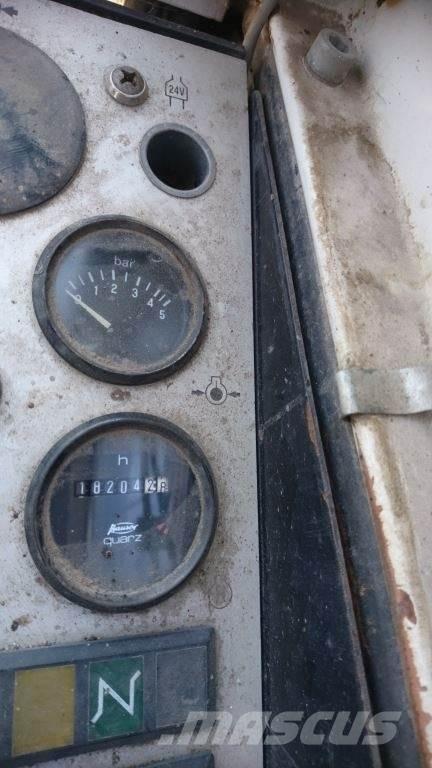 Liebherr A900 حفارات بعجل