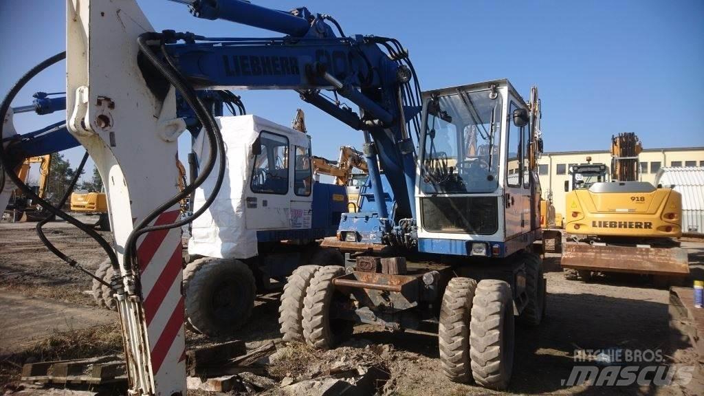 Liebherr A900 حفارات بعجل